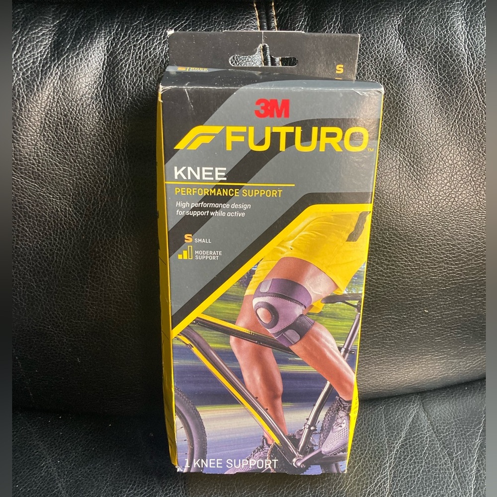 3M Futuro Knee Performance Support - Picture 2 of 8